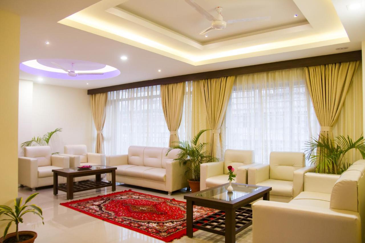 Hotel Park Riviera Guwahati Exterior foto