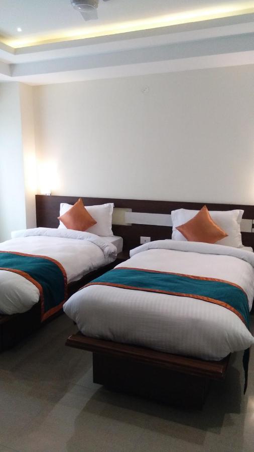 Hotel Park Riviera Guwahati Exterior foto